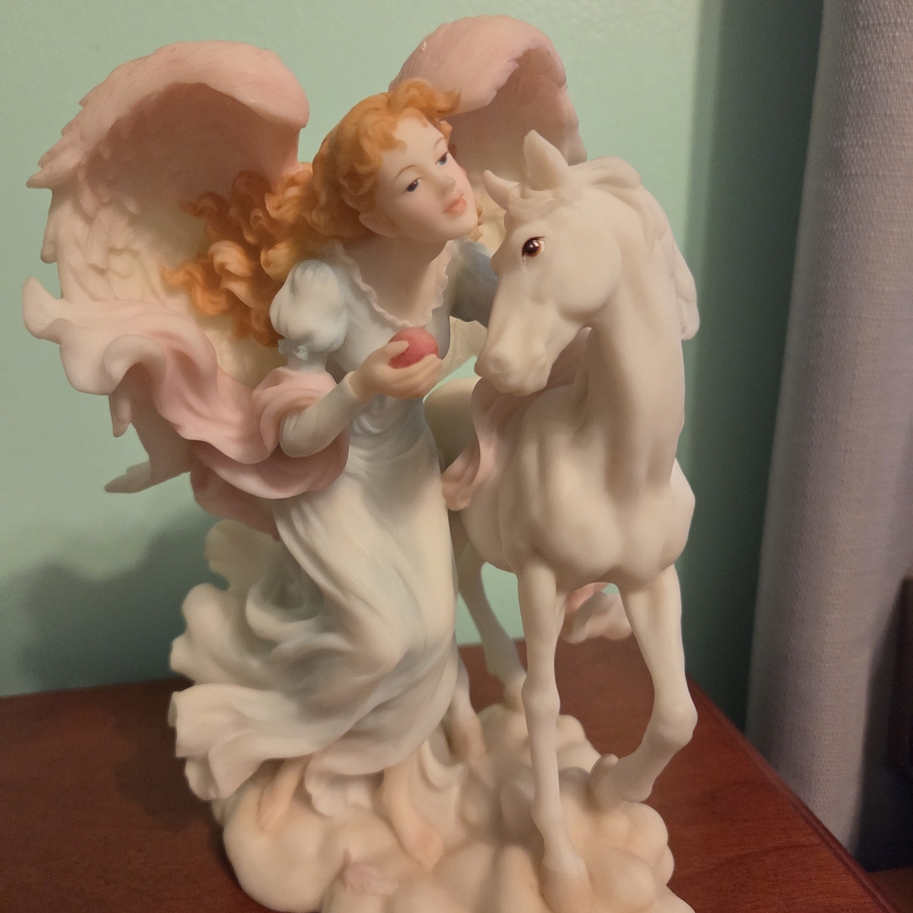 Sierra " Natures Haven " Figurine